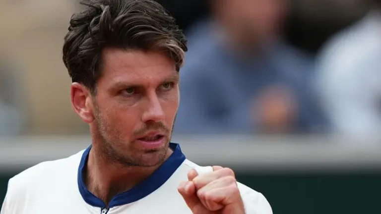 Game and second set – Norrie